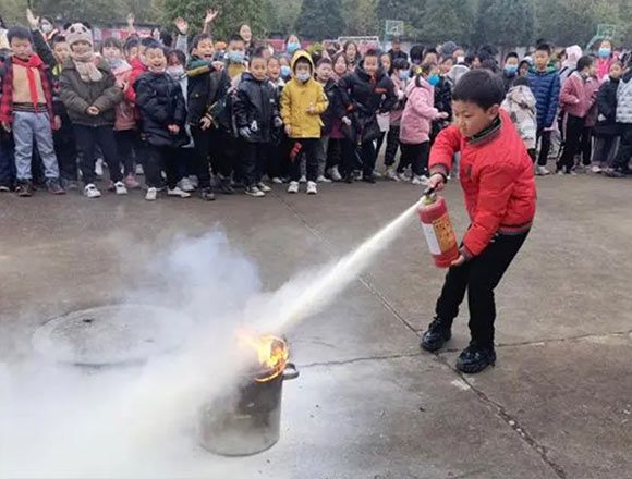 做到“七不 一斷”杜絕學(xué)?；鸹?/>
                                                                </div>
                            <div   id=